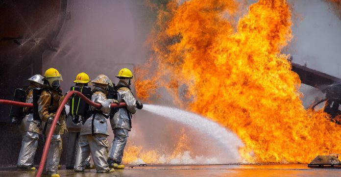 4 seviye yangin egitici egitimi 696x361 1